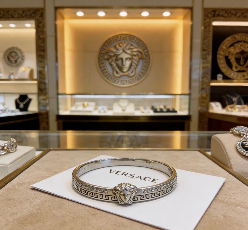 Versace Bracelet  05yxs07 (5)