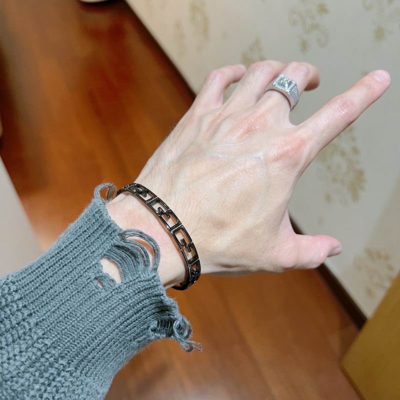 Gucci Bracelet 04yxs298 (3)