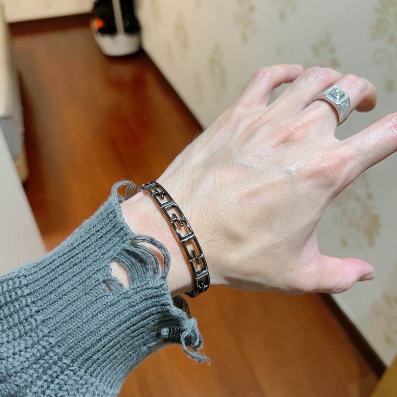 Gucci Bracelet 04yxs298 (8)