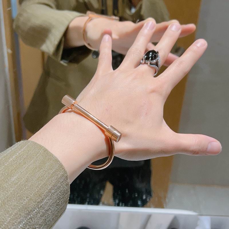 Gucci Bracelet 04yxs299 (18)