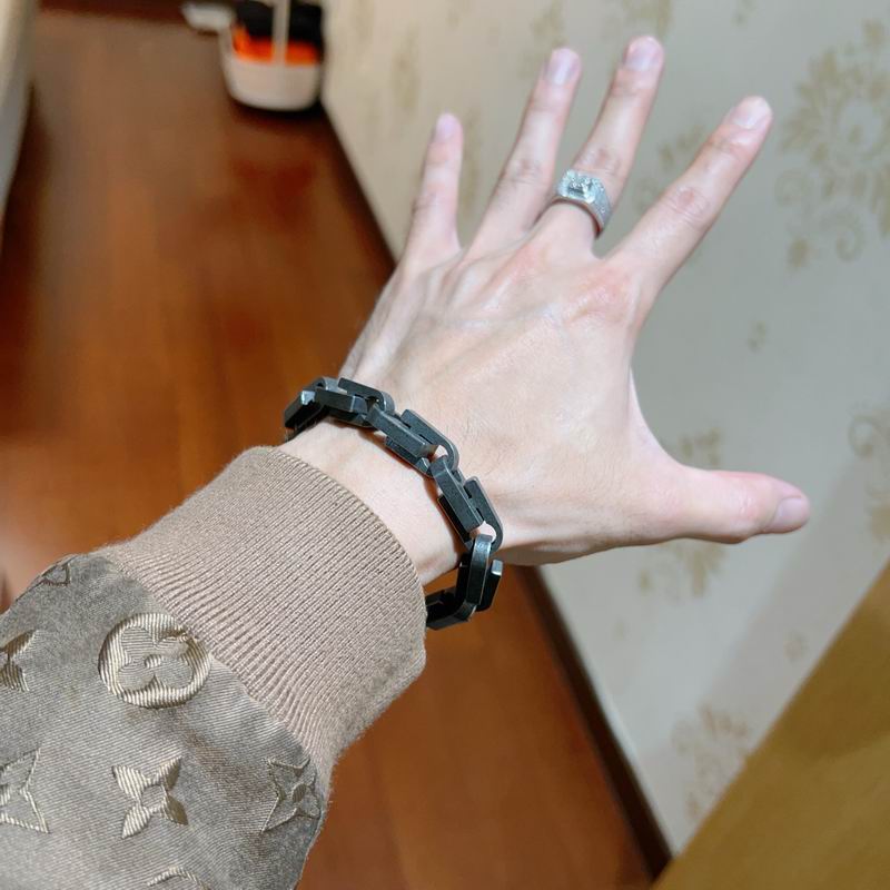 Gucci Bracelet 04yxs311 (3)