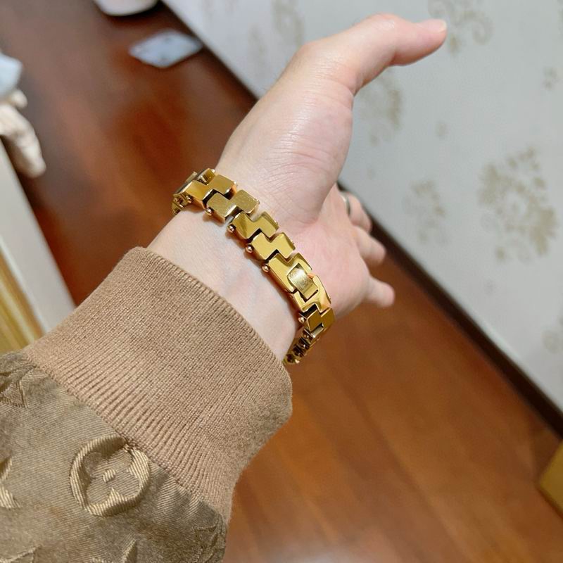 Gucci Bracelet 04yxs317 (4)
