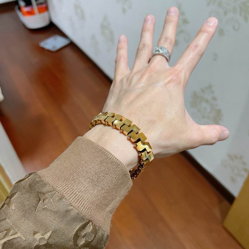 Gucci Bracelet 04yxs317 (7)