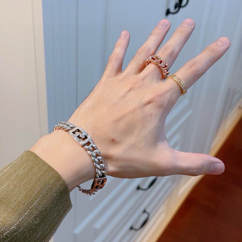 Gucci Bracelet 04yxs357 (3)