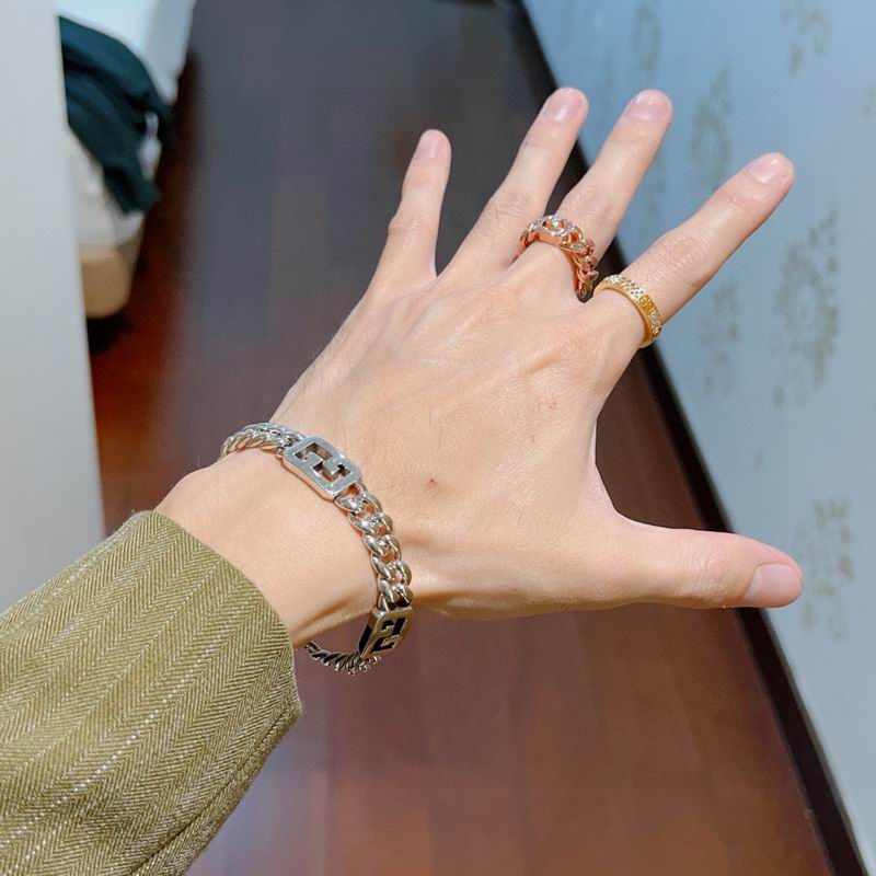 Gucci Bracelet 04yxs357 (6)