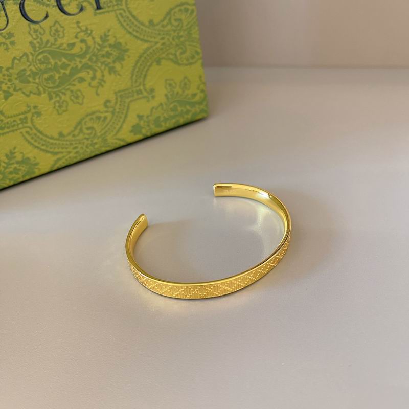 Gucci Bracelet 05yxs07 (12)