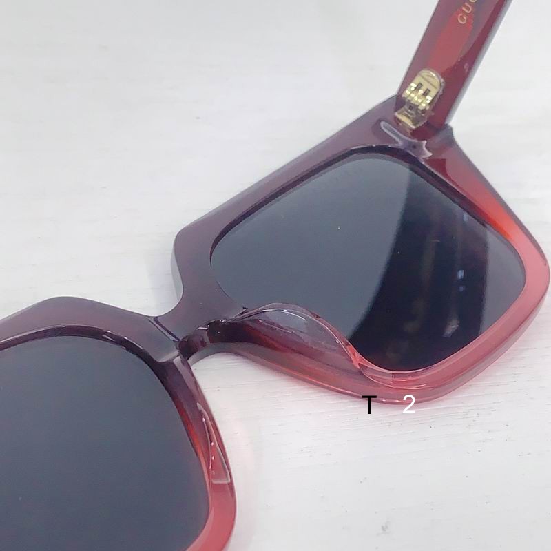 Gucci GG2102S 55 18-140 b06