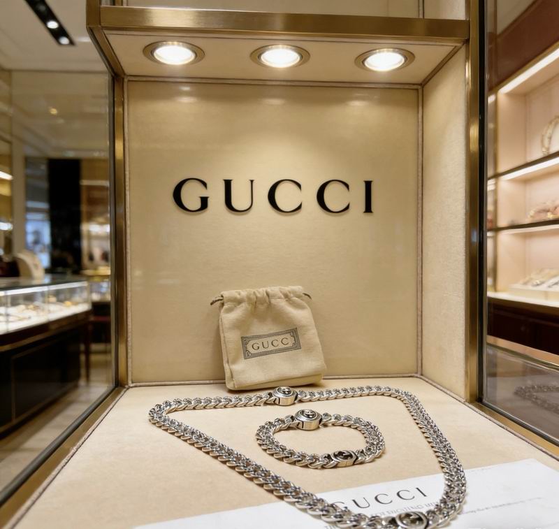 Gucci Suits 04yxs25 (3)