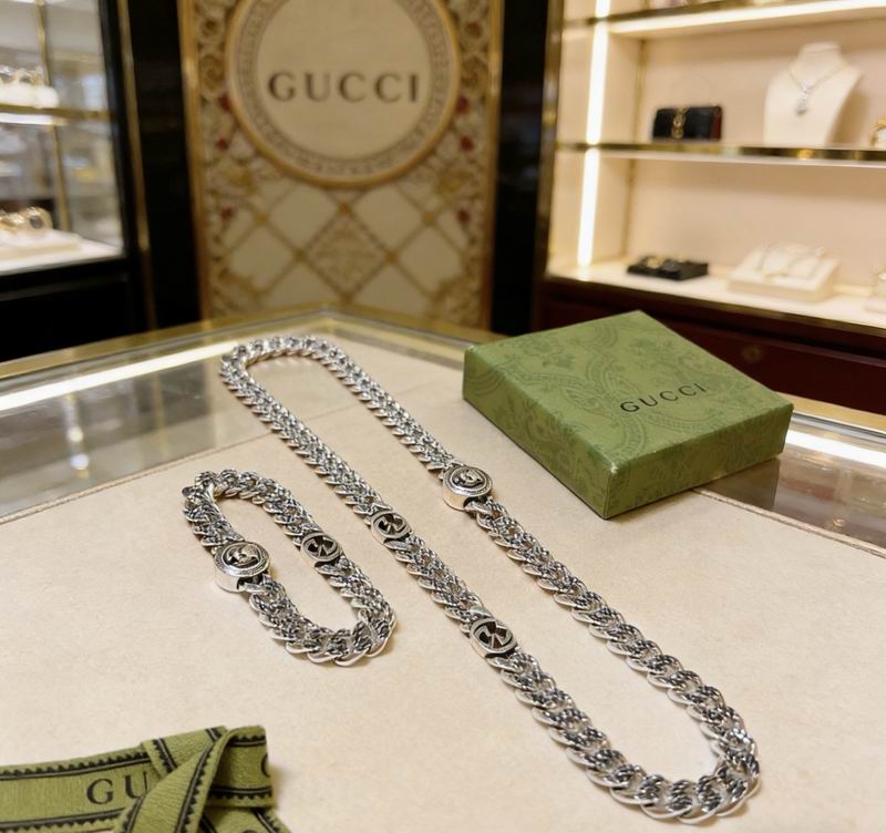 Gucci Suits 04yxs25 (5)