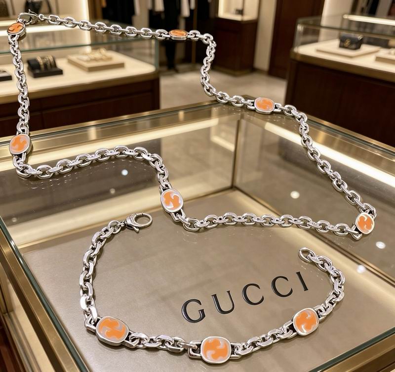 Gucci Suits 04yxs33 (2)