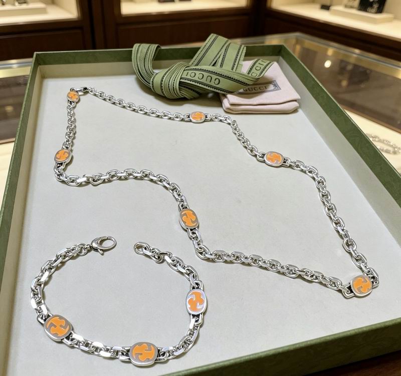 Gucci Suits 04yxs33 (3)