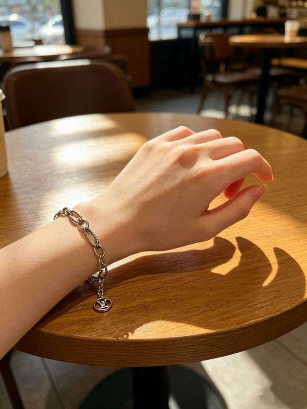 LV Bracelet  05yxs161 (4)