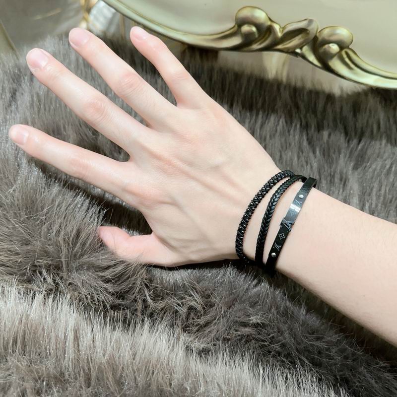 LV Bracelet  05yxs178 (22)