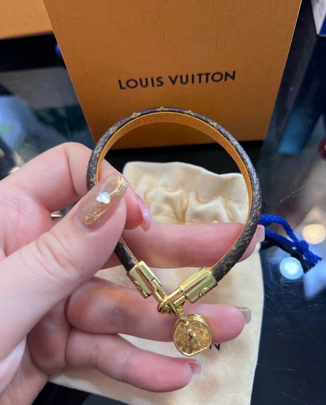 LV Bracelet  05yxs184 (8)