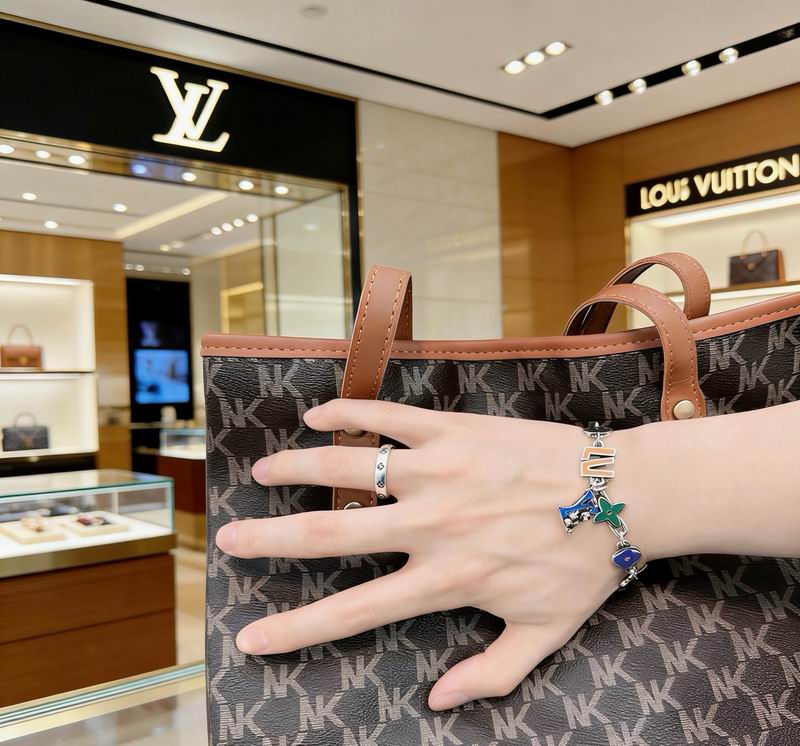 LV Bracelet  05yxs188 (8)