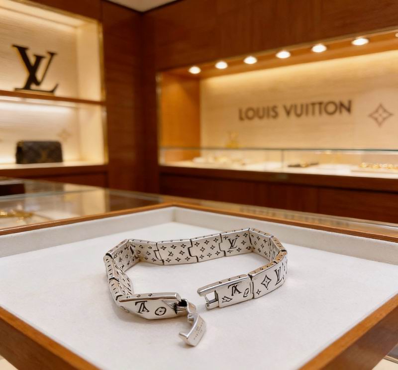 LV Bracelet  05yxs189 (3)