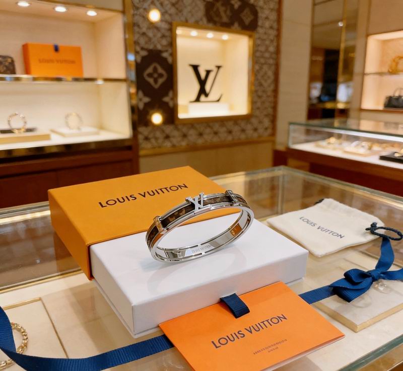 LV Bracelet  05yxs194 (1)
