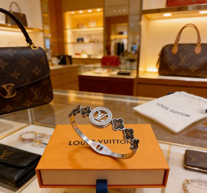 LV Bracelet  05yxs195 (6)