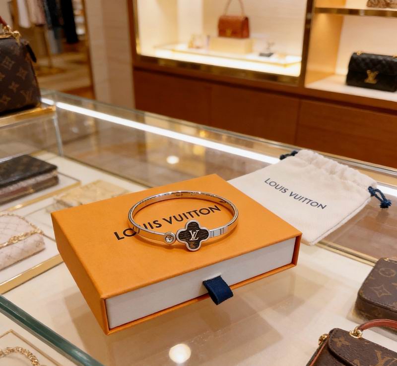 LV Bracelet  05yxs196 (3)