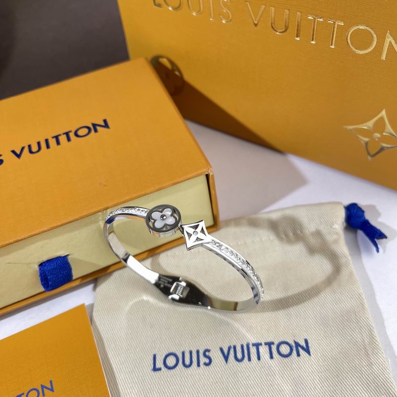 LV Bracelet  05yxs213 (3)