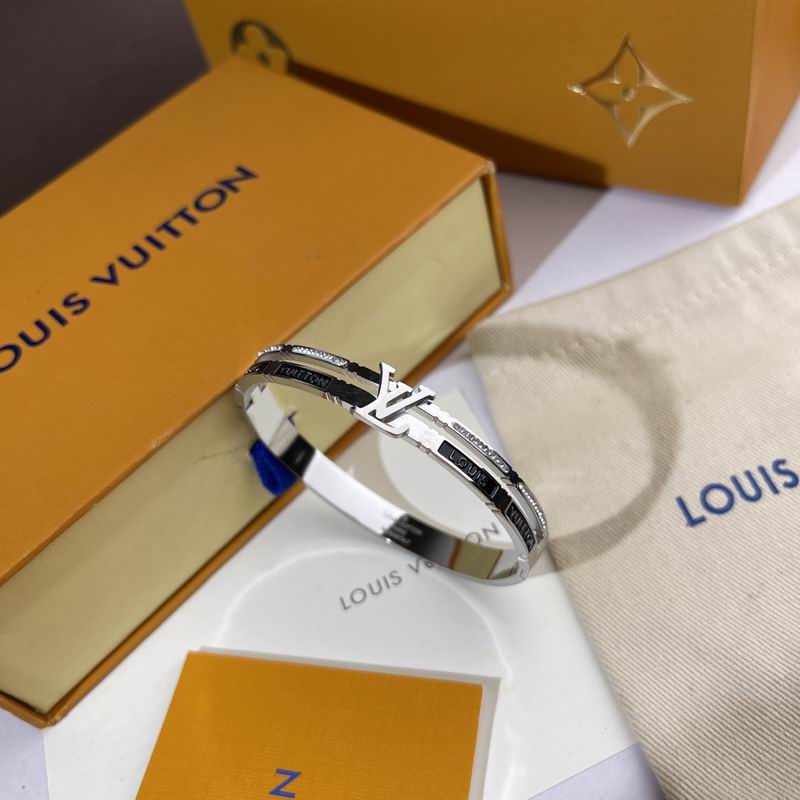 LV Bracelet  05yxs214 (3)