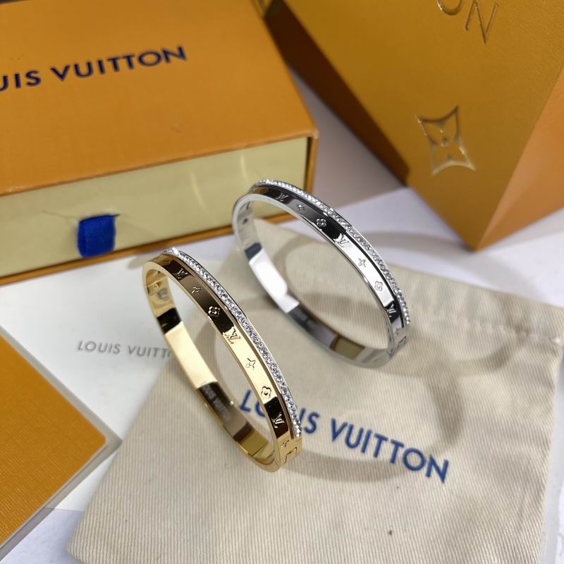 LV Bracelet  05yxs215 (1)
