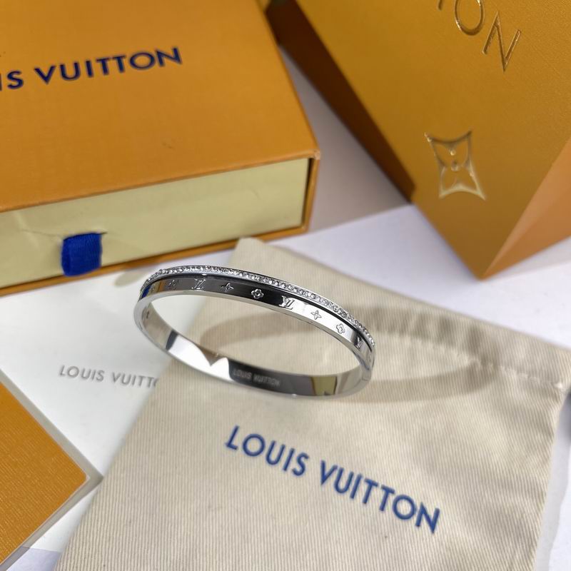 LV Bracelet  05yxs215 (4)
