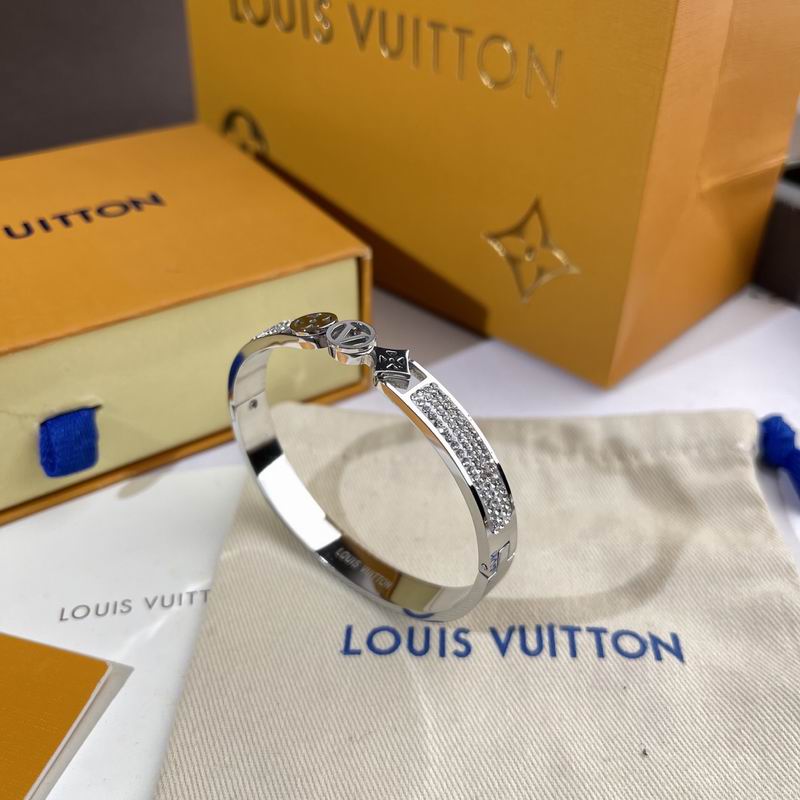 LV Bracelet  05yxs216 (3)