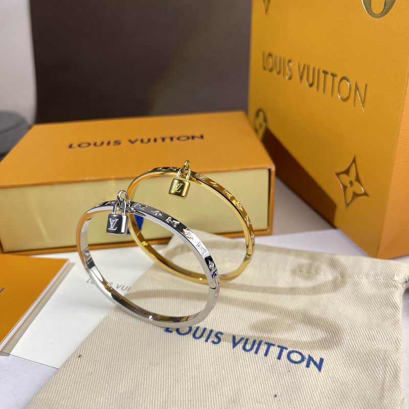 LV Bracelet  05yxs218 (2)