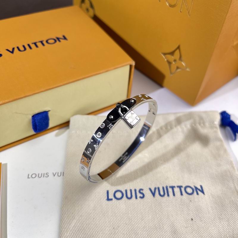 LV Bracelet  05yxs219 (4)
