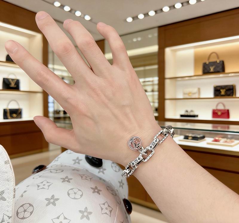LV Bracelet  05yxs226 (9)