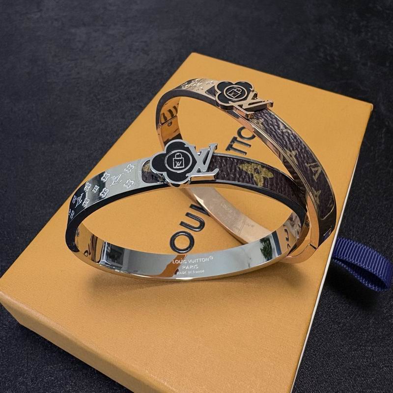 LV Bracelet  05yxs229 (1)