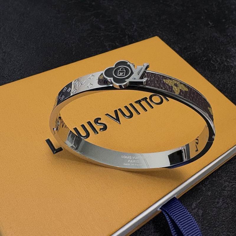 LV Bracelet  05yxs229 (3)