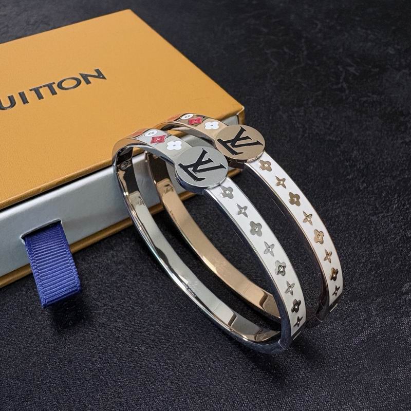 LV Bracelet  05yxs230 (5)