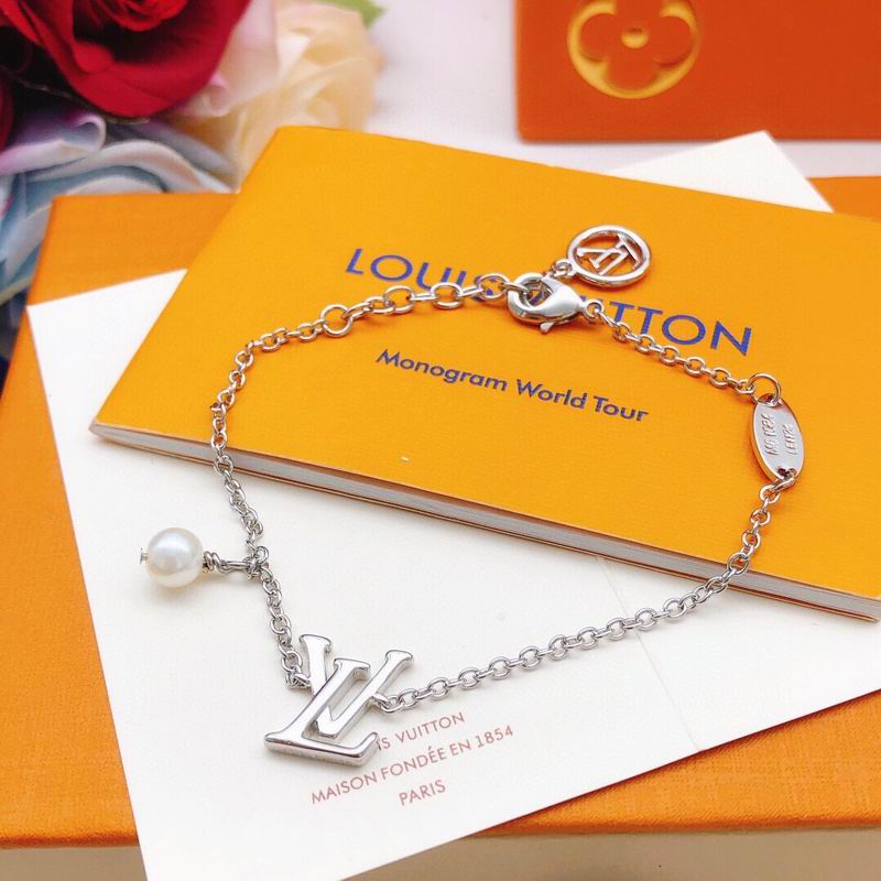 LV Bracelet  05yxs232 (1)