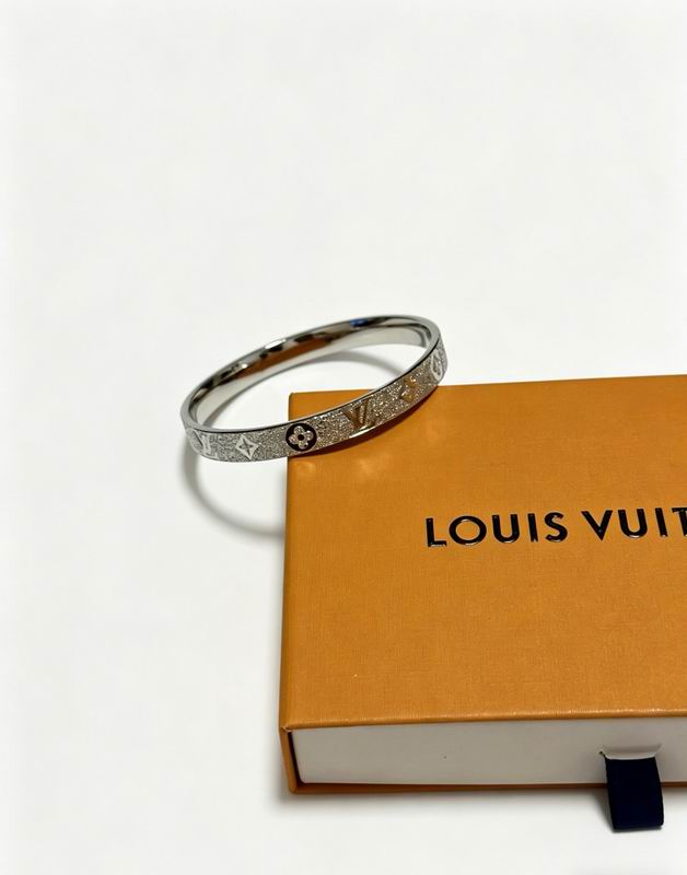 LV Bracelet  05yxs235 (4)