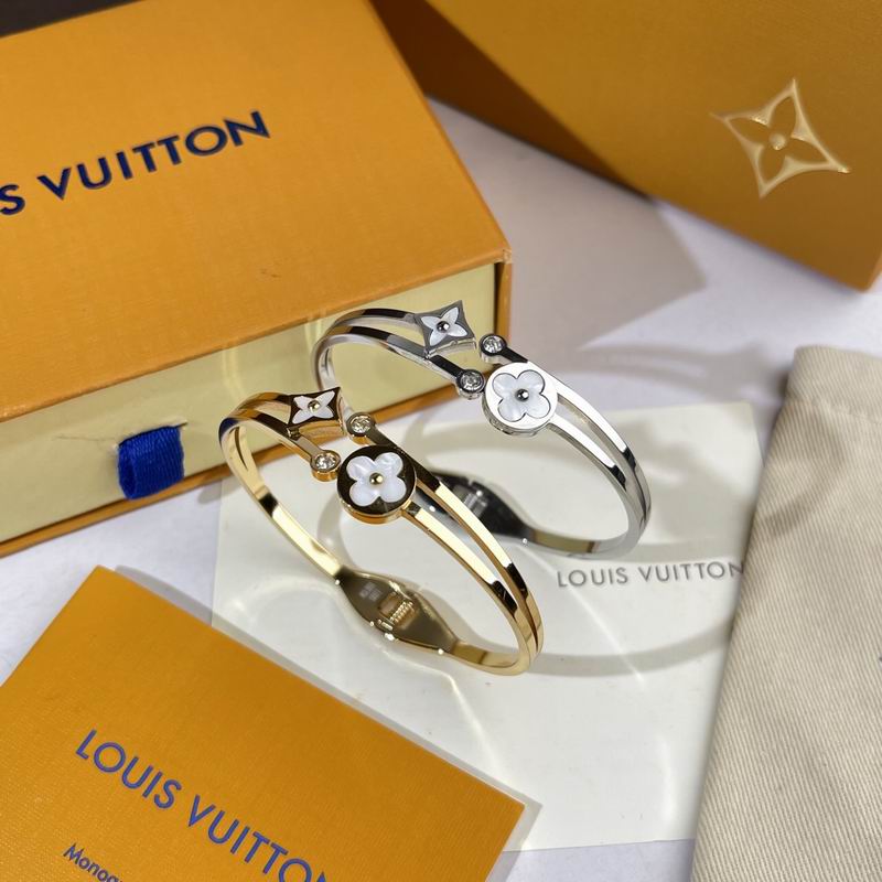 LV Bracelet  05yxs236 (1)