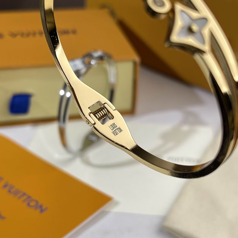 LV Bracelet  05yxs236 (5)