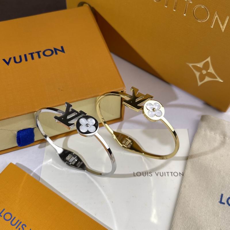 LV Bracelet  05yxs237 (1)