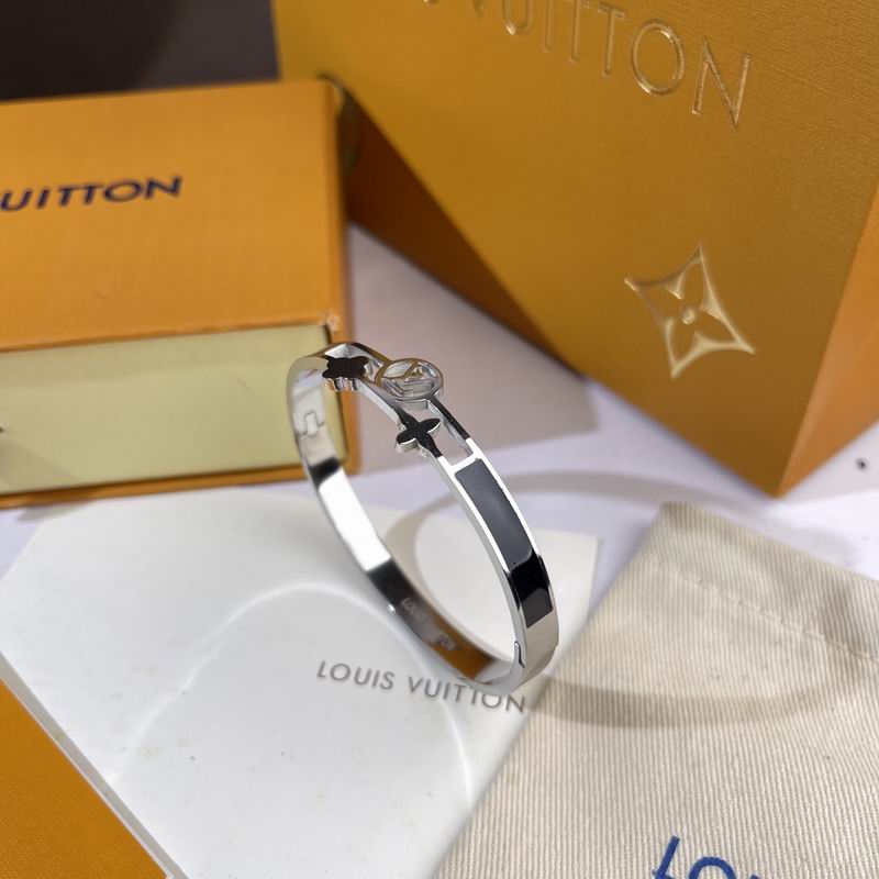 LV Bracelet  05yxs238 (3)