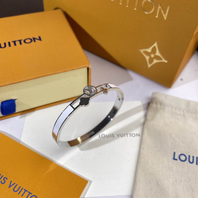 LV Bracelet  05yxs238 (5)