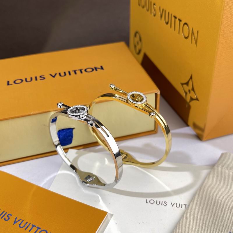 LV Bracelet  05yxs240 (2)