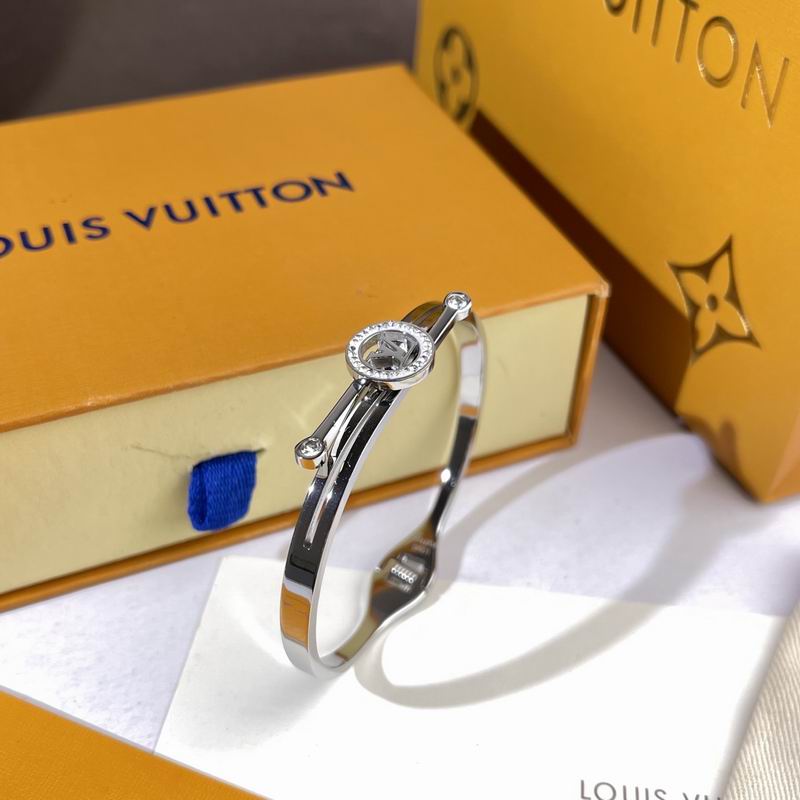 LV Bracelet  05yxs240 (3)
