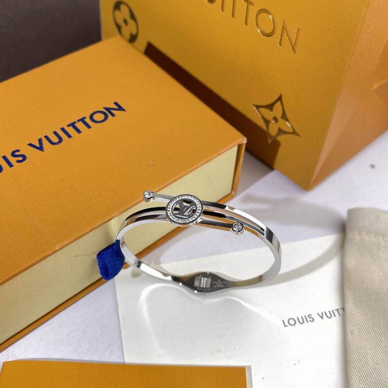 LV Bracelet  05yxs240 (5)