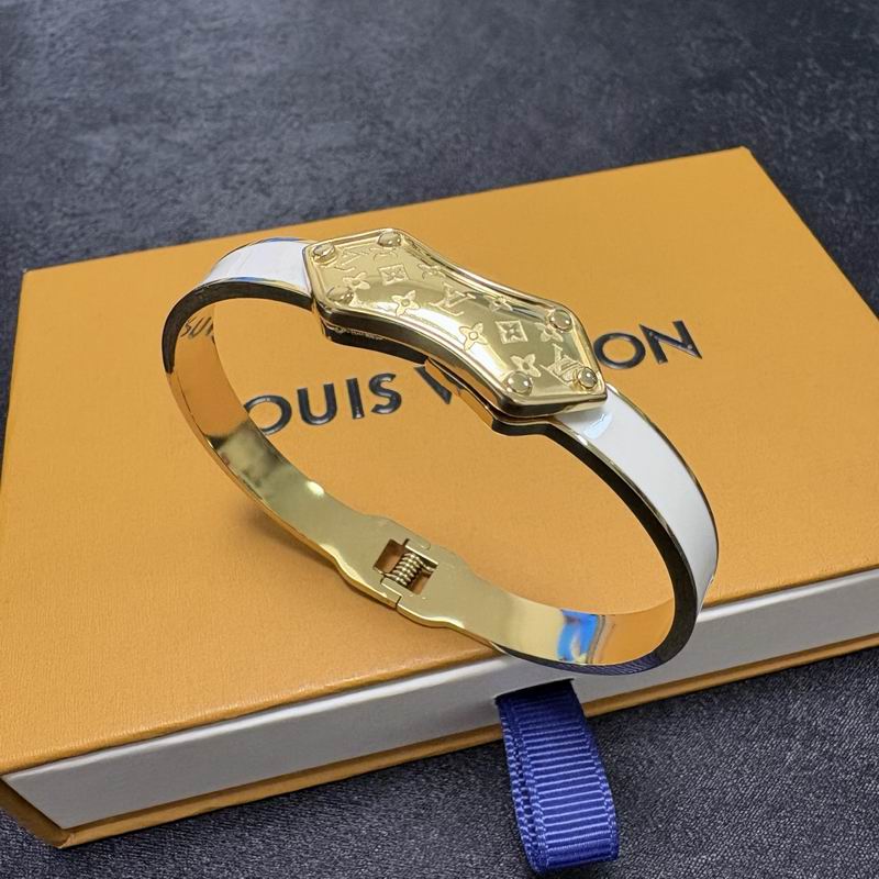 LV Bracelet  05yxs242 (1)