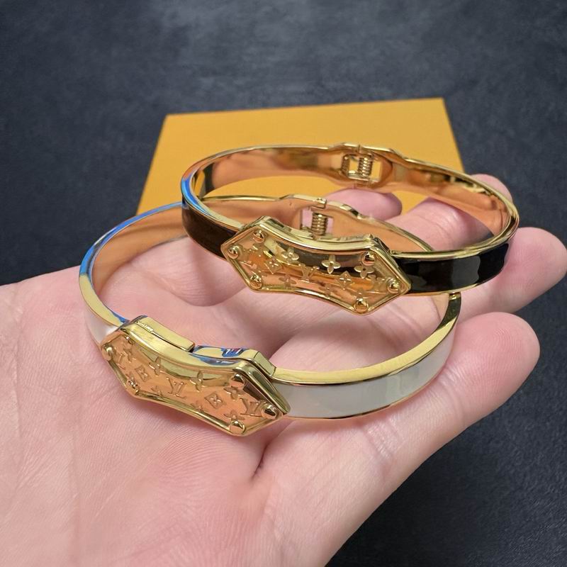 LV Bracelet  05yxs242 (2)