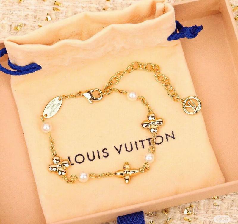 LV Bracelet  05yxs243 (2)