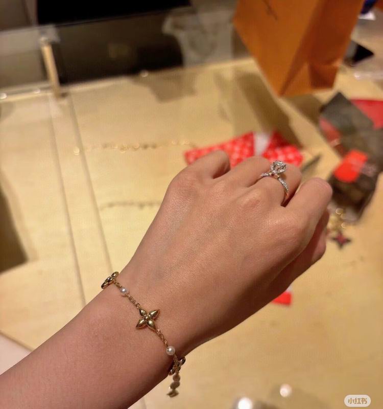 LV Bracelet  05yxs243 (3)