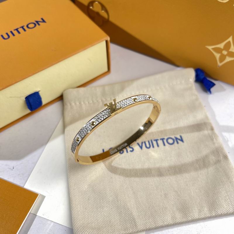 LV Bracelet  05yxs245 (2)