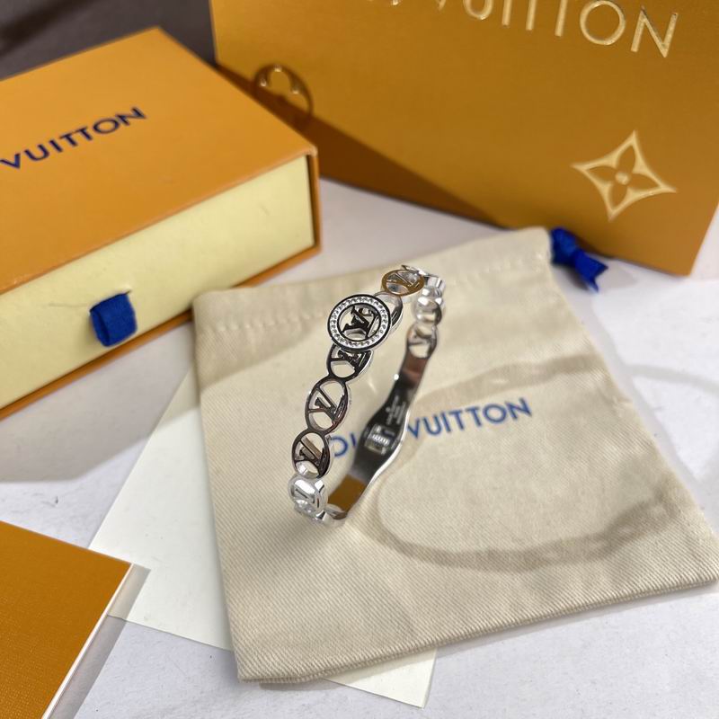 LV Bracelet  05yxs247 (2)
